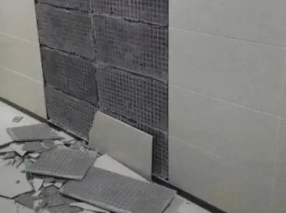 广灵瓷砖空鼓维修公司分享下广灵墙砖松动维修的知识